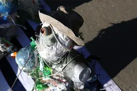 加拿大一市自来水重污染持续超一周 数千饮用水空瓶待回收图片