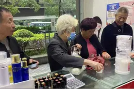 小时小店 | 卖疯了，杭州老牌香香孔凤春真香，老板：一夜爆火，有点忙不过来图片
