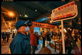 视频︱爷青回！成都百货大楼复刻40年前的成都市井生活图片