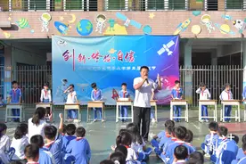 “鸡蛋撞地球”“纸杯拉力拔河”……这所学校科技节大赛太精彩图片