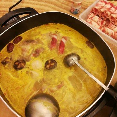 花胶墨鱼香菇鸡汤的做法大全 花胶墨鱼炖鸡的做法 花胶墨鱼香菇鸡汤的做法大全 花胶墨鱼炖鸡的做法