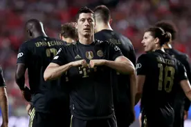 足球——欧冠：拜仁胜本菲卡图片