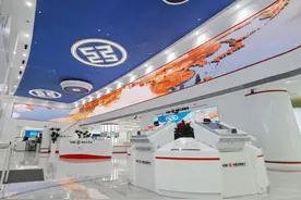 “高颜值”“高科技”“自助式”西北首家5G智慧银行亮相西安高新区图片