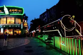 沪上“老外街”声浪太大如何是好？闵行多方联动“降噪”图片