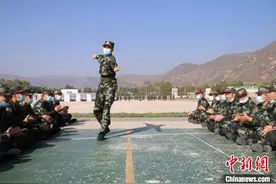 艾克帕尔江·热合木从军记图片