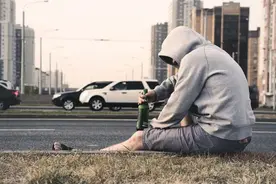 酒依赖患者戒断症状的护理——黄金72小时图片