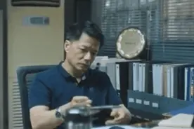 抽空气还能吐烟？《八角亭迷雾》把演员手里的烟P掉了…图片