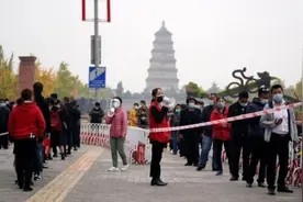 “老年旅行团”疫情波及7省，西北边境严防输入图片