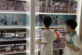 奥特曼中国吸金术：孩子们的社交硬通货，一年狂揽数十亿元图片
