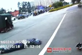 视频热传！钦州女子路面上打滚撒泼，只是为了这原因……图片