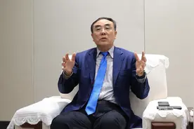 国务院国资委法律顾问刘纪鹏：成都要主动和北交所加强对接，为本地企业铺设宽敞道路图片