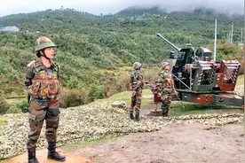 印媒炫耀：印军在中印争议地区增加新突击步枪和美制超轻型榴弹炮图片