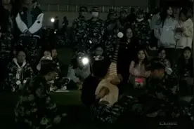 男生军训时弹《十面埋伏》手速快到模糊：已学习琵琶12年视频封面