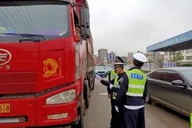 宣威公安交警：“一加强两盯紧”“1020”货车超限超载违法专项整治在行动图片