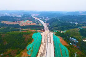 年底通车！图片