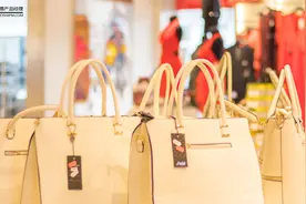 李佳琦薇娅一天卖出200亿：个体崛起与商业生态的反思图片