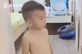 当宝宝第一次看到妈妈穿警服，这个反应太可爱了图片