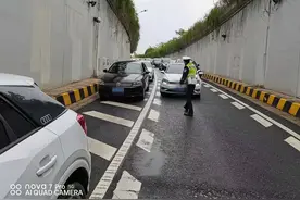 进隧道占用导流线区域行驶？罚100元记3分图片