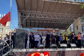 新纽约市长上任唱中国国歌？错大发了…图片