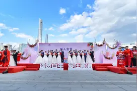 20对新人在外滩许下甜蜜誓言，玫瑰婚典开启浪漫蜜月季图片