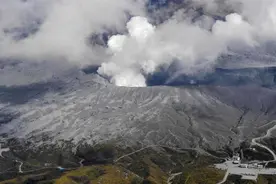 侃天下 | 日本阿苏山火山喷发，富士山也到了活跃期图片