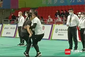 两名成都姑娘获残特奥会盲人双人跳绳金牌 教练：她们从小一起长大，感情很好图片