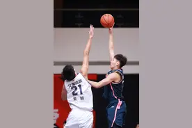 篮球——CBA第一阶段：上海久事不敌广东东莞大益图片