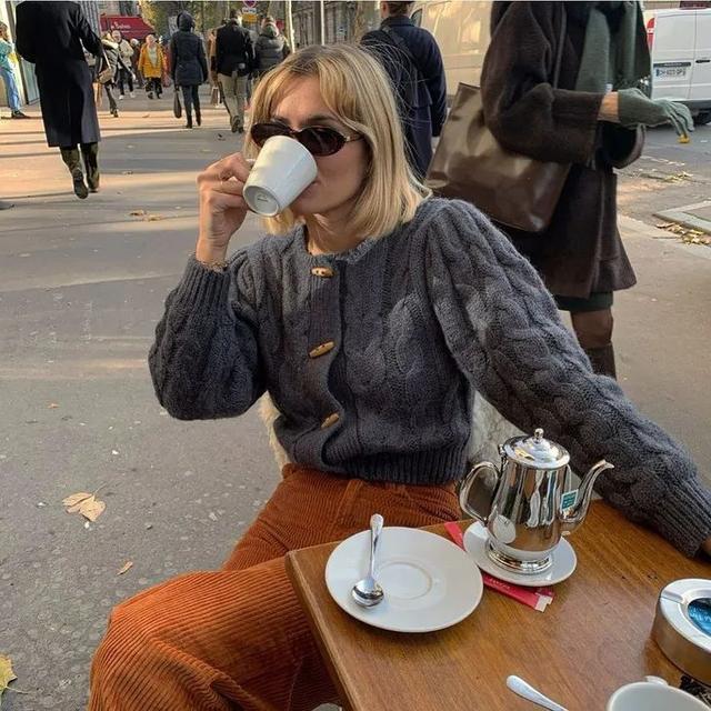 下周穿什么 | 入冬第一件毛衣，杨超越的最乖巧啦