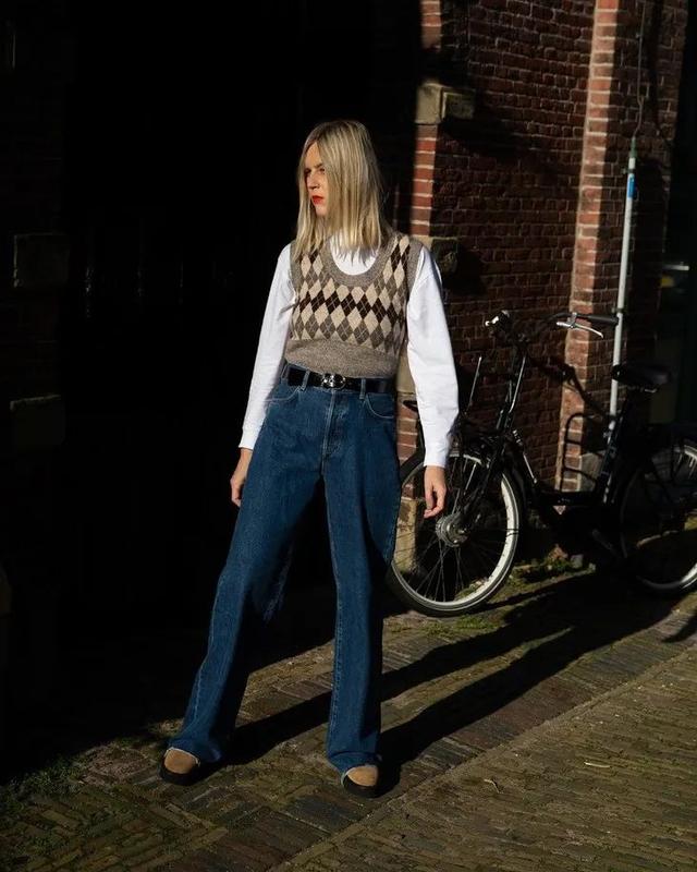 下周穿什么 | 入冬第一件毛衣，杨超越的最乖巧啦