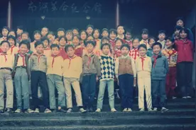 一张30余年前师生合影记录的烟雨往事 | 薛家煜图片