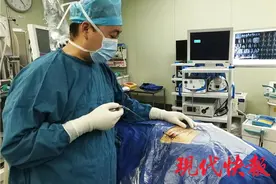 警惕！这种病已盯上青少年，17岁女孩腰椎“双重”突出图片