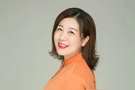 项娟：蹲下身对话 站直了育人图片