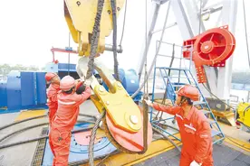 荆州石油产业700多种产品畅销40多个国家地区图片