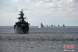 十艘舰艇编队驰骋大洋 中俄首次海上联合巡航顺利完成图片