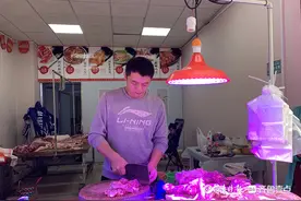 “985”毕业辞掉公务员卖猪肉，廖立峰的“赌徒人生”图片