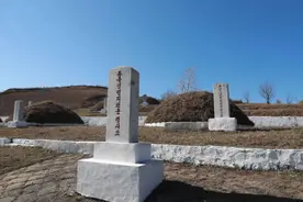 全球连线 | 长津湖畔祭英灵 浩气长存山水间图片