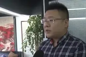 员工入职首日主动加班到凌晨？老板很感动！第二天公司瘫痪了图片