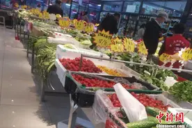 菜价疯狂，一把青菜十几块钱！为何突然菜比肉贵？图片
