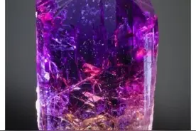 世界上最贵的八种石头，不但外观美丽，且价值远超黄金图片