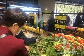 市民：菜价涨疯了！一把青菜十几块钱！为何突然菜比肉贵？图片