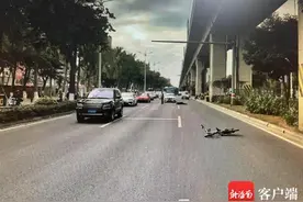 经过人行横道时未让行 海口一轿车撞倒骑车老人致对方死亡图片