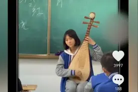 女生弹琵琶演绎《琵琶行》：学琴七年，很喜欢白居易诗词