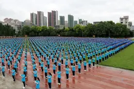多彩的人生从这里扬帆起航图片