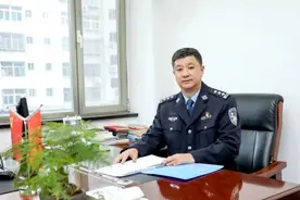 坚守一线三十载 护航平安保安全图片