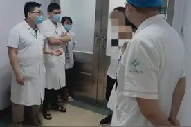 台州7岁女孩被载满货物的电三轮碾压，全身脏器大范围损伤出血，医生微创巧修补把孩子救了回来图片