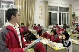 课代表收作业喊出传统叫卖感 老师：梦回小时候图片