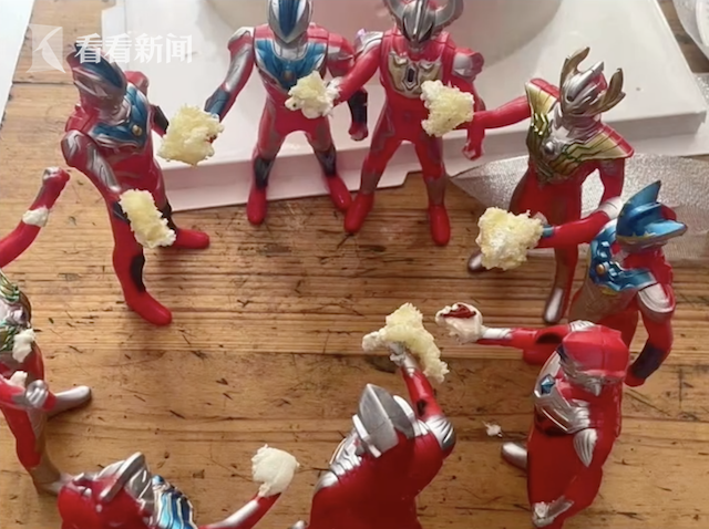 姐姐给弟弟定了款蛋糕，网友：奥特曼团建来了…