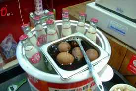 面馆被盗，茶叶蛋、猪头肉、青菜都不见了！还拿走了几瓶啤酒图片