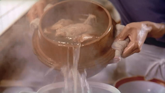 吃鸡、松茸、手抓羊肉，给人类学家带了怎样的考验？