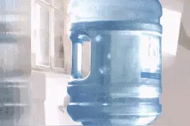 饮水机到底有多脏？细菌增速实验让人倒吸一口凉气图片